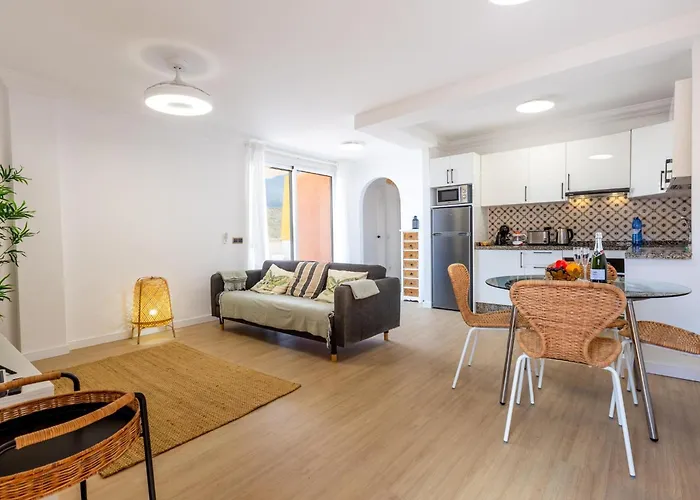 Salt And Sea Apartment, Sea View, Free Wi Fi * أذيخي